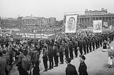 Kundgebung anlässlich der Weltfestspiele der Jugend und Studenten in Ost-Berlin im Jahr 1951 © SLUB / Deutsche Fotothek