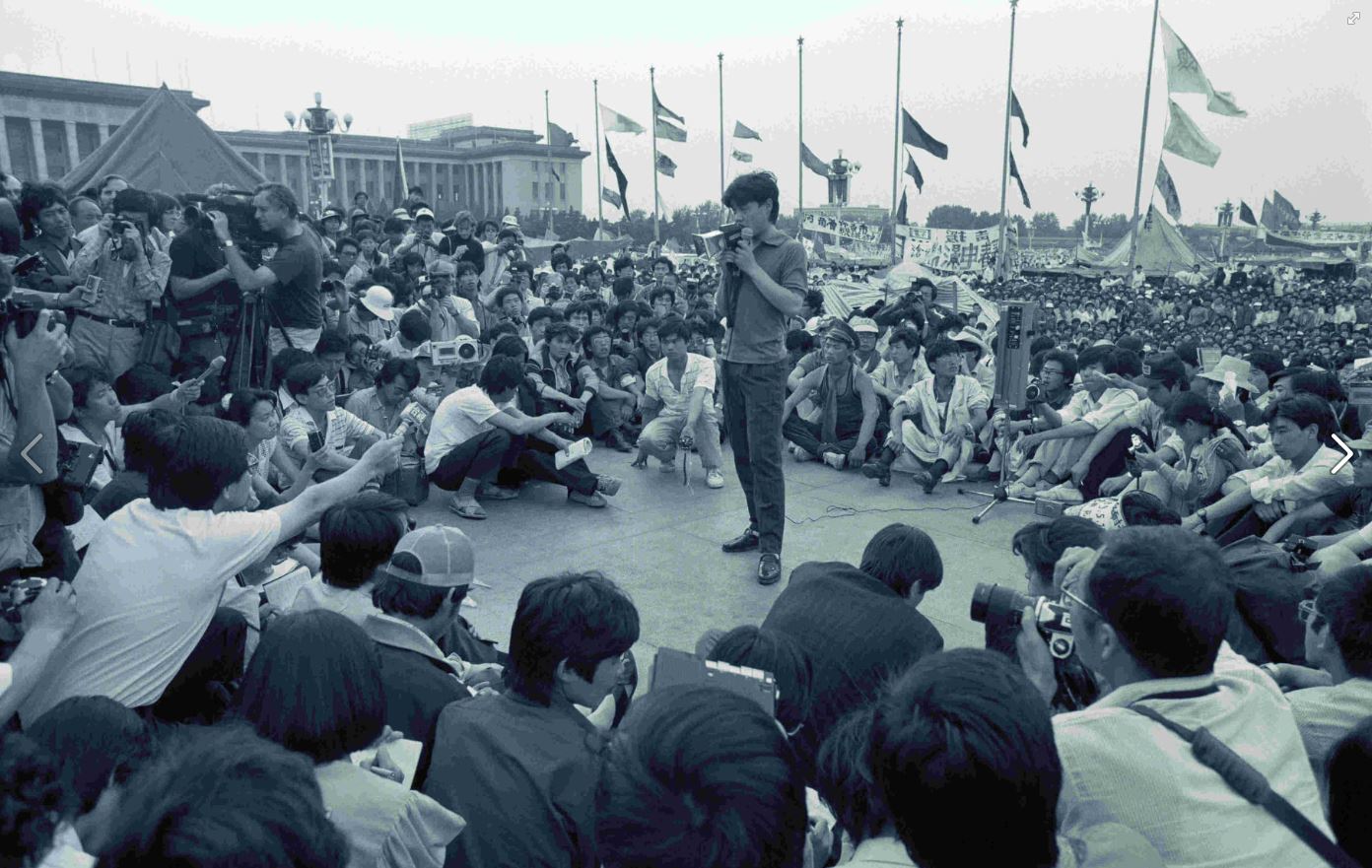 Kundgebung eines Regimekritikers auf dem Tiananmen-Platz kurz vor dem Massaker am 4. Juni 1989. (c) Bundesstiftung Aufarbeitung/Harald Schmitt.