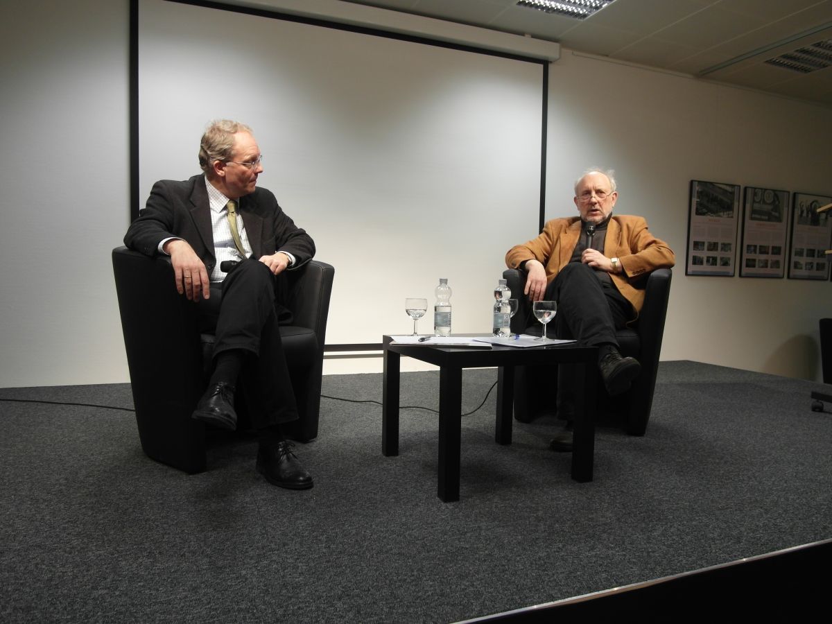Dr. Gero Neugebauer im Gespräch © Bundesstiftung Aufarbeitung 